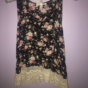 •PAPAYA Floral Tank With Lace Trim•